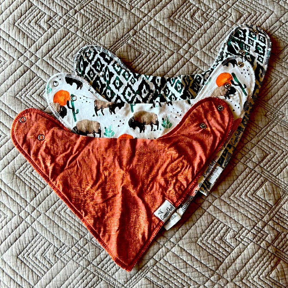 🌵 Set of three Copper Pearl bibs 🌵